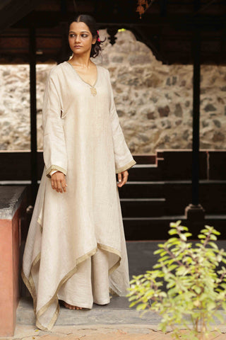 A mark of Gold Cape Co-ord