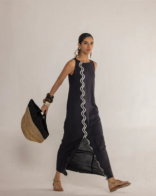 BEND THE LINE SLEEK DRESS
