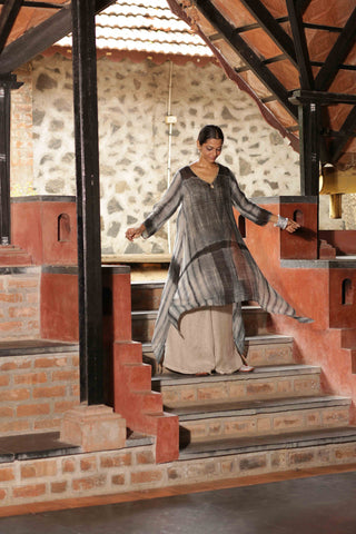 Ground Beneath Her Feet  Fly Free Tunic Set
