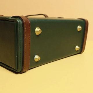 Box Crossbody Handbag in Dark Green: Luna