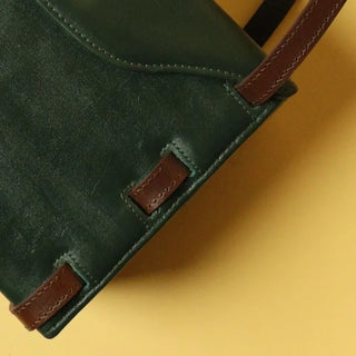 Box Crossbody Handbag in Dark Green: Luna