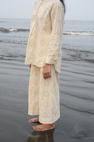 Tori Embroidered set